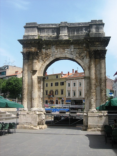 Arch of the Sergii (Pula)